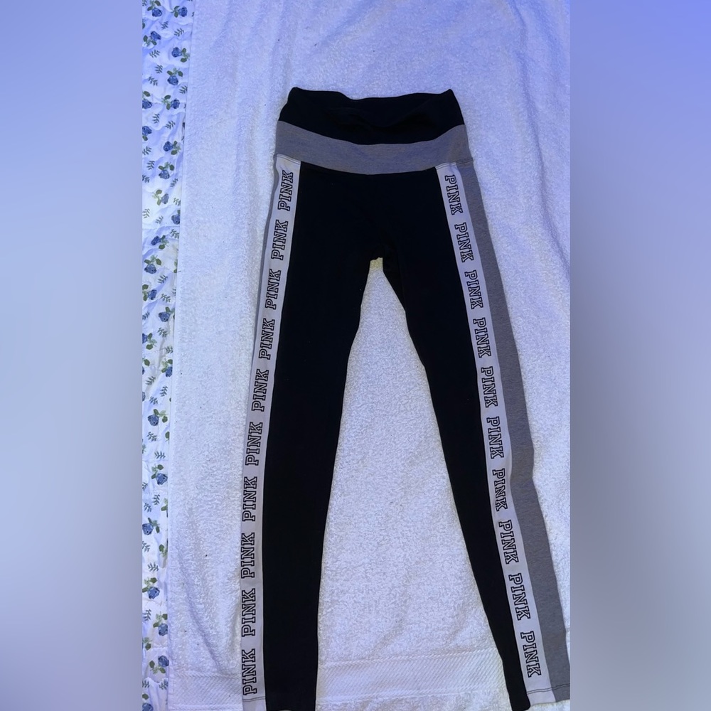 PINK Victorious Secret leggings with grey and white on the slides.